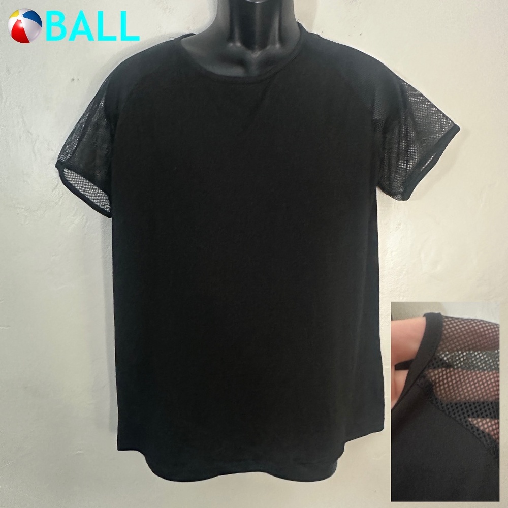 Ball Mesh Sleeve T Shirt Medium Gently worn 95% polyester / 5% elastane